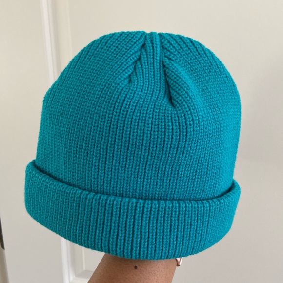 👗 NWT “Reminds Me of Tiffany’s” Blue Beanie Hat 👗 - Picture 9 of 11